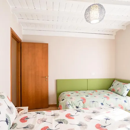 Guesthost - Le Tre Ninfee Di Pusiano! Free Parking Pusiano