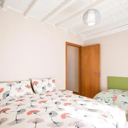 Guesthost - Le Tre Ninfee Di Pusiano! Free Parking *