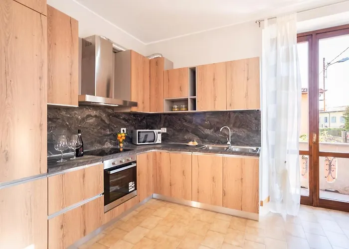 Guesthost - Le Tre Ninfee Di Pusiano! Free Parking * Pusiano