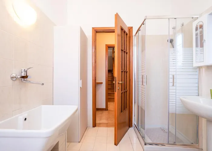 Guesthost - Le Tre Ninfee Di Pusiano! Free Parking Daire *