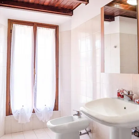 Apartament Guesthost - Le Tre Ninfee Di Pusiano! Free Parking *