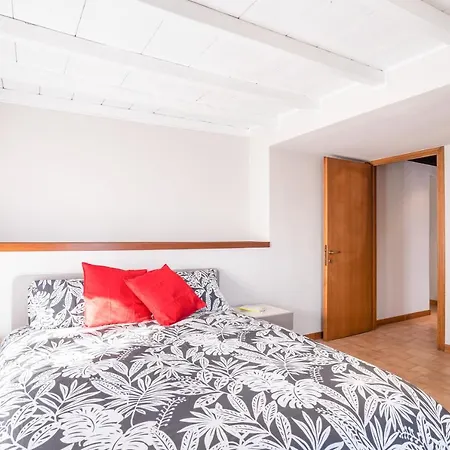 Guesthost - Le Tre Ninfee Di Pusiano! Free Parking Apartman