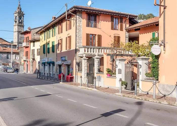 Guesthost - Le Tre Ninfee Di Pusiano! Free Parking Apartman