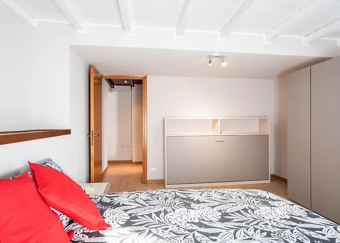 Guesthost - Le Tre Ninfee Di Pusiano! Free Parking Apartman